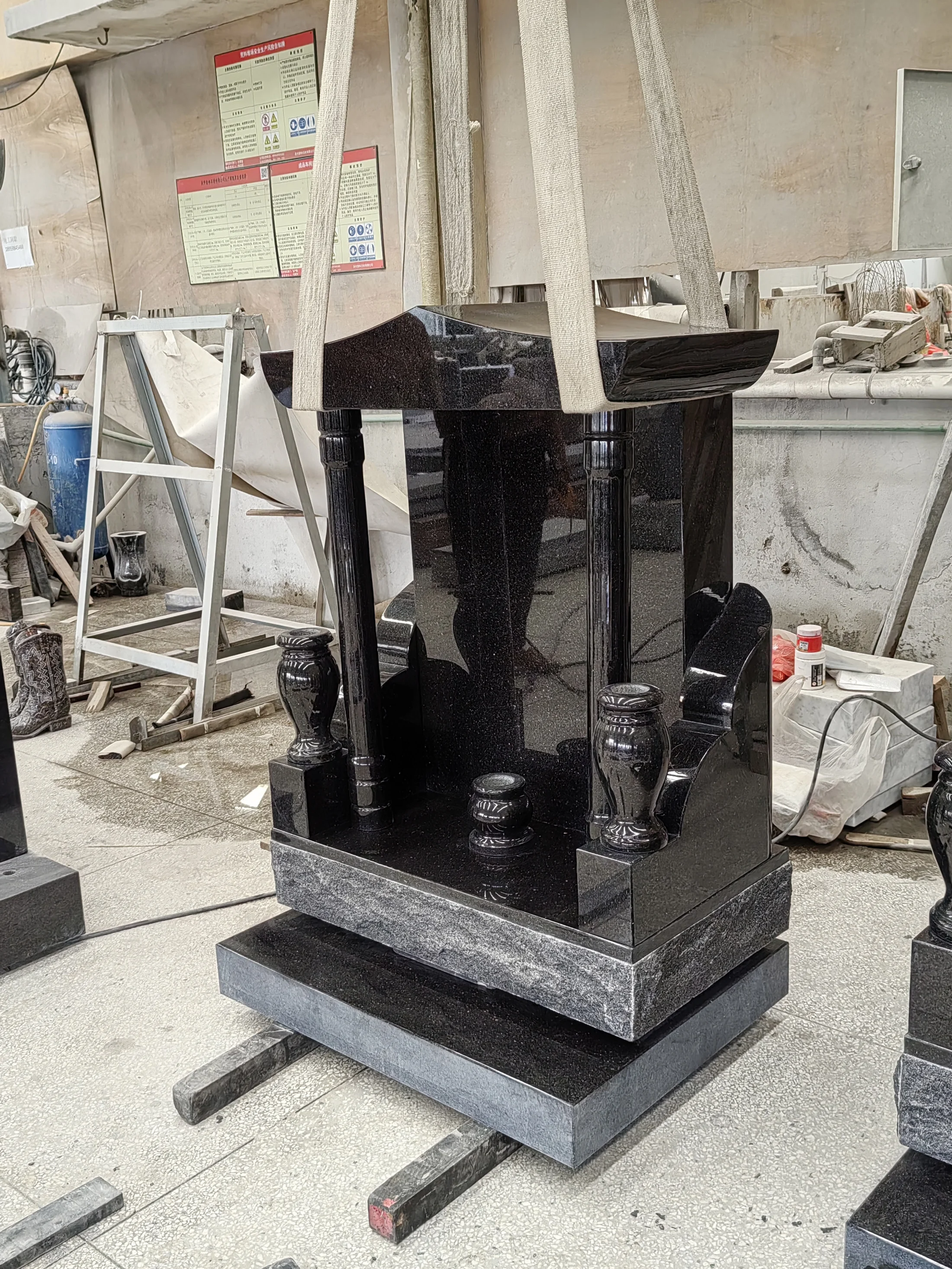 MONUMENT DESIGN & SPECIFICATIONS